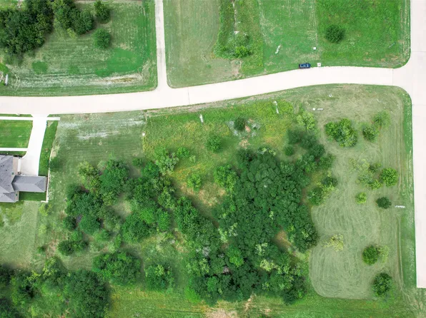 3207 Koscher Dr, Grand Prairie, TX 75104