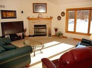 840 River Ridge Cir, Waterford, WI 53185