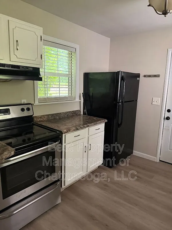 3 bed, 2.0 bath, $1,595 — Photo 2