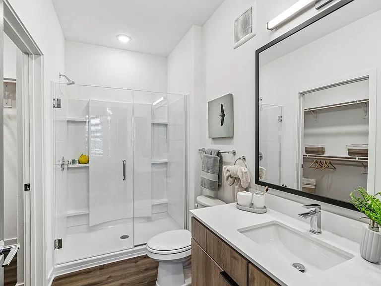 Velara Luxury Apartments — Photo 53