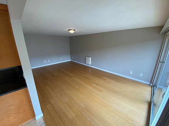 5th image of 514 NE 112th St APT 203