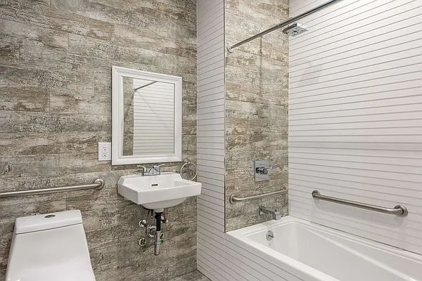 Rented by Nooklyn NYC LLC | media 2