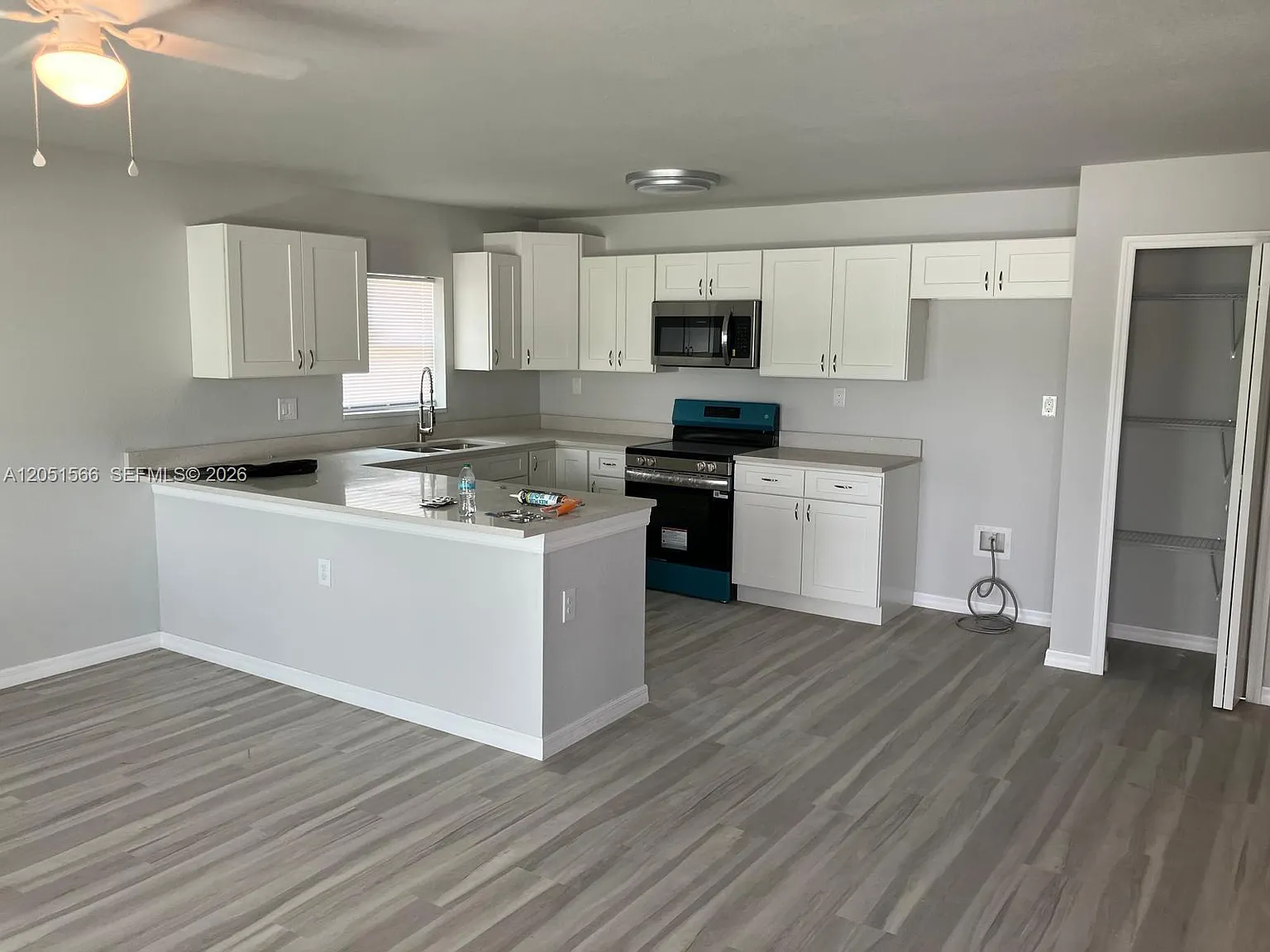 3 bed, 2.0 bath, 1132 sqft, $1,600 — Photo 2