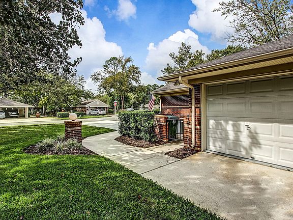 5th image of 4557 Middleton Park Cir E