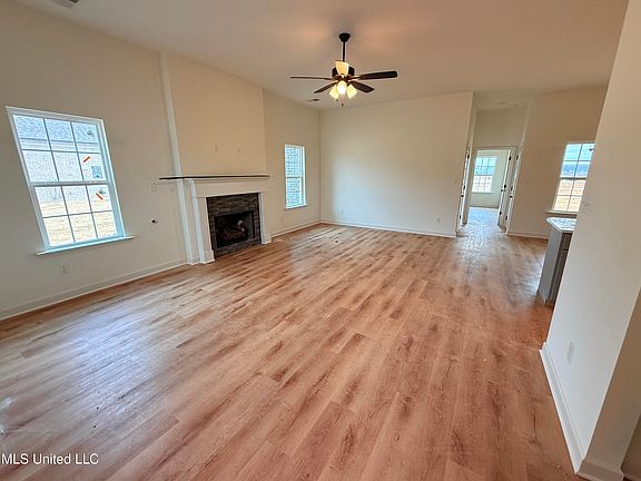 5th image of 2444 Julianna Dr