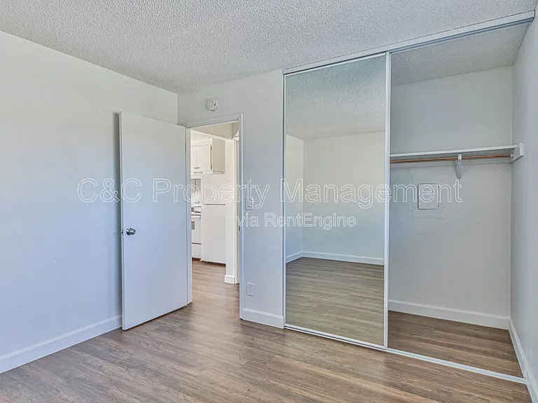 290 Pennsylvania Dr #9 — Photo 2