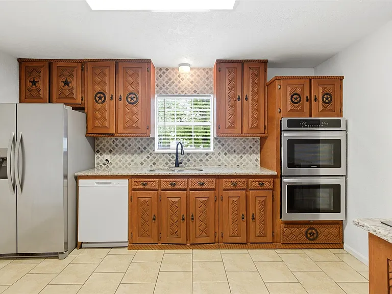 206 Oscar St — Photo 10