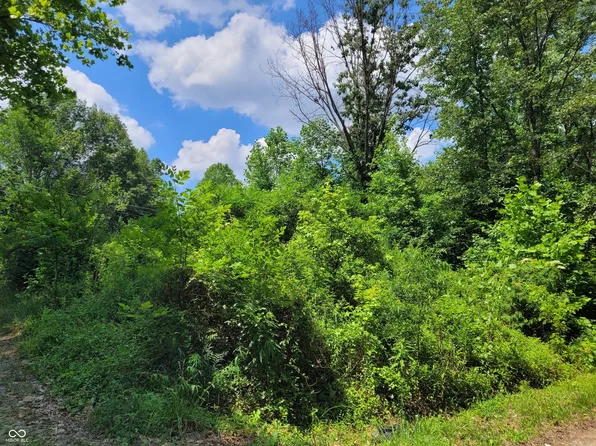 208 Greenwood Pl, North Vernon, IN 47265