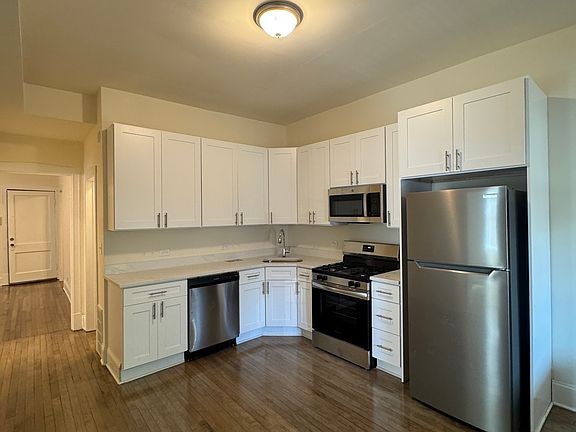 4th image of 2145 W Division St #1