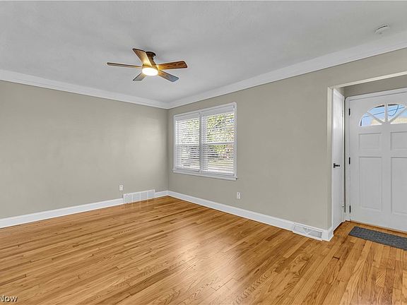 3rd image of 3811 Theota Ave