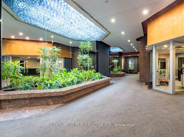 38 Elm St, Toronto, ON