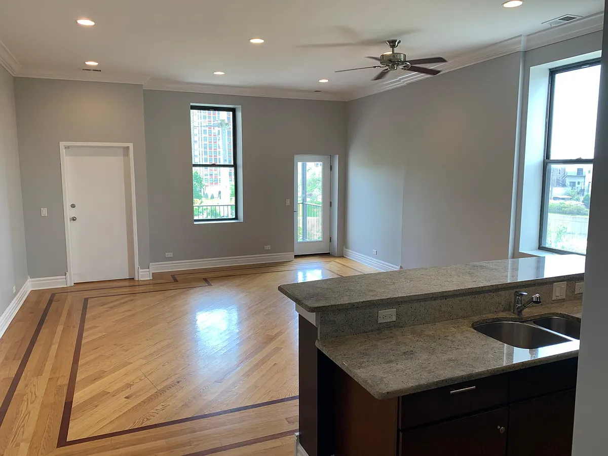 Building Photo - 1135 W Chicago Ave #4W