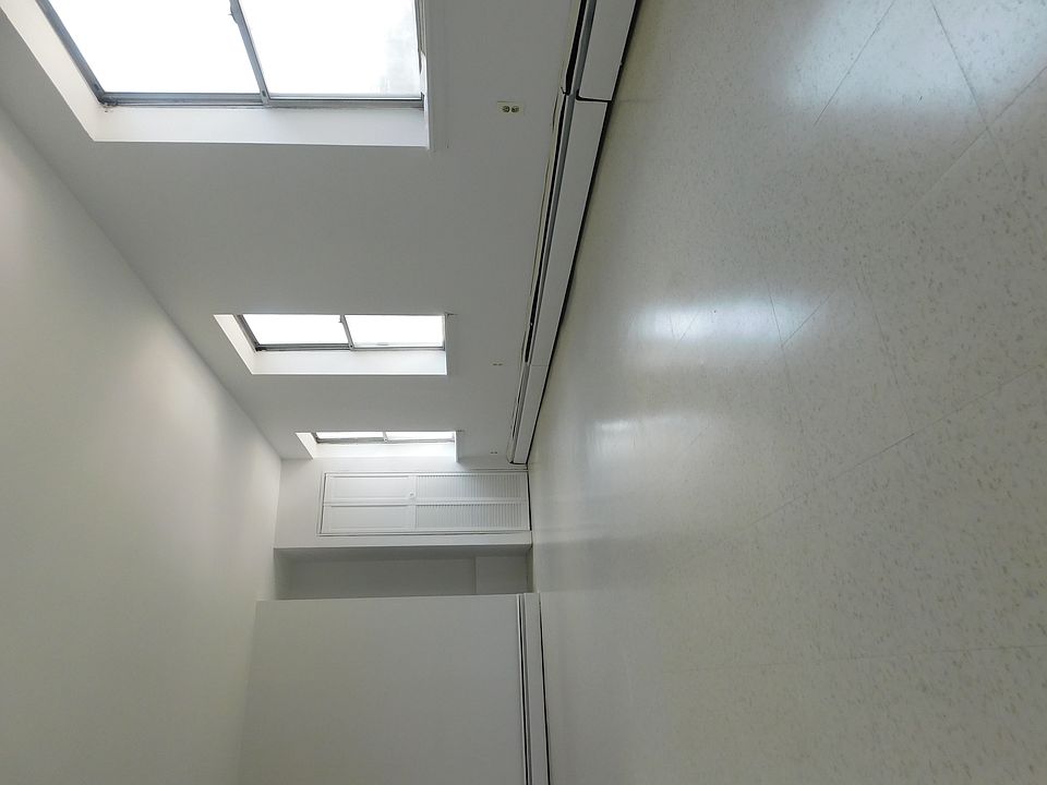2nd image of 436 Monmouth St #2