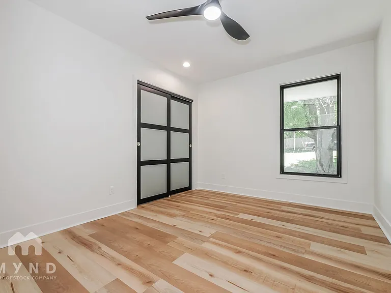 527 Lancelot Dr — Photo 21