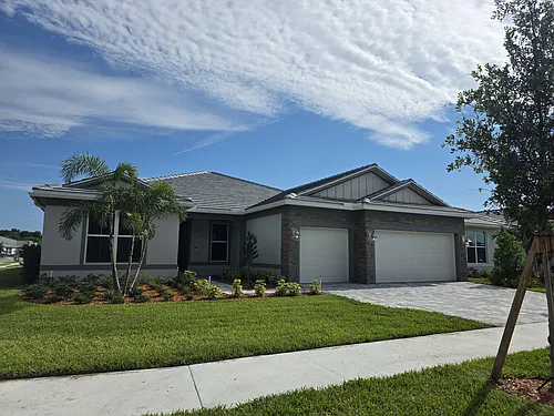 1370 Hideaway Dr Photo 1