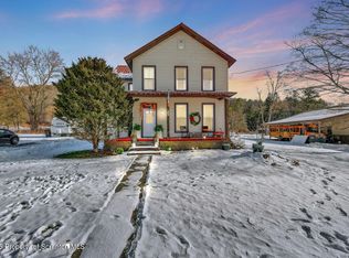 6898 Maple St, Kingsley, PA 18826