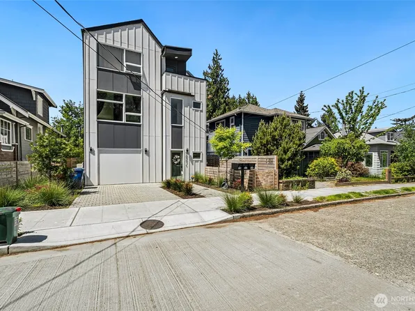 2925 39th Avenue SW, Seattle, WA 98116