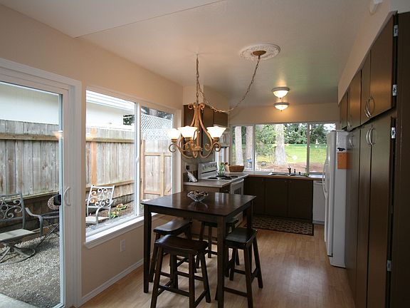 Kitchen with eating area