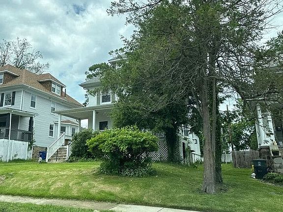 3rd image of 3208 Carlisle Ave