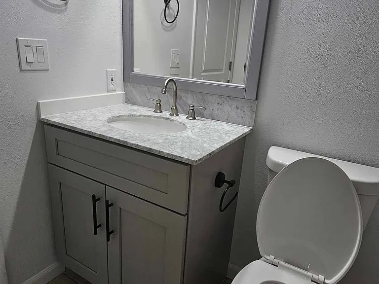 11232 Pendleton Ave — Photo 10