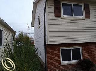 2nd image of 4409 Campbell St