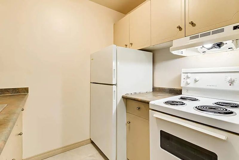 Edmonton Apartment for rent - 2 Bedrooms — photo 8