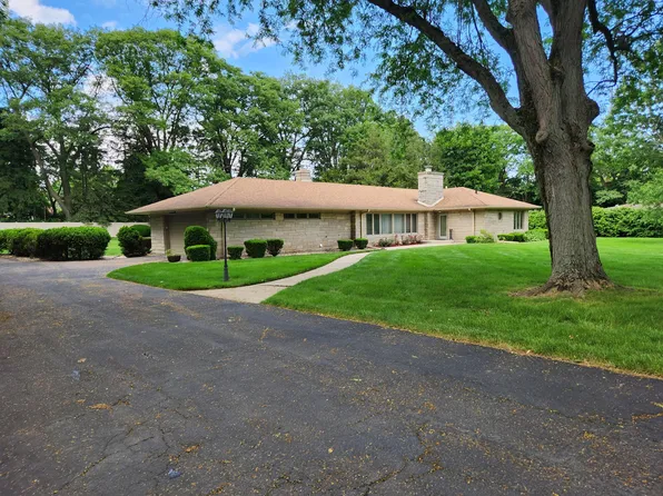 15 Greenacres, La Porte, IN 46350