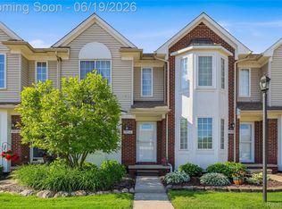 35024 Windsor Dr #35, New Baltimore, MI 48047