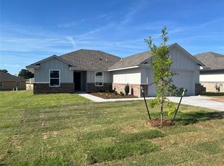 20745 Keystone Ln, Harrah, OK 73045