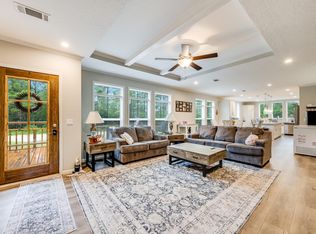 120 W Clover Ln, Defuniak Springs, FL 32433