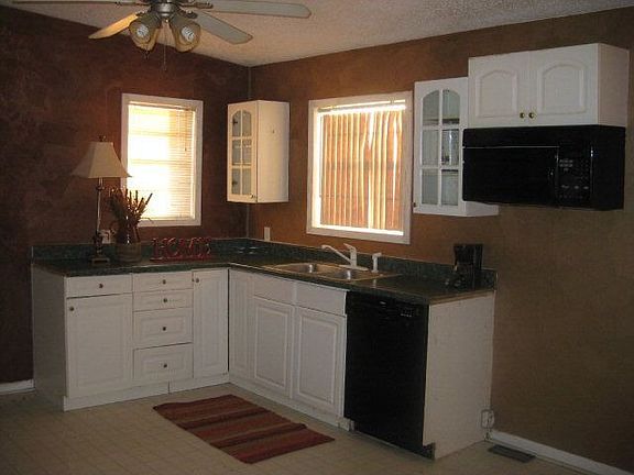 3rd image of 7742 Powell Ln