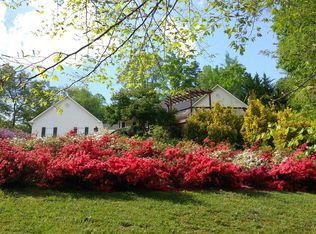 625 Southern Pines Pl, Leicester, NC 28748