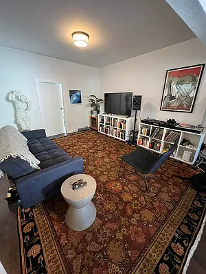 Rented by Delmark Realty LLC | media 12