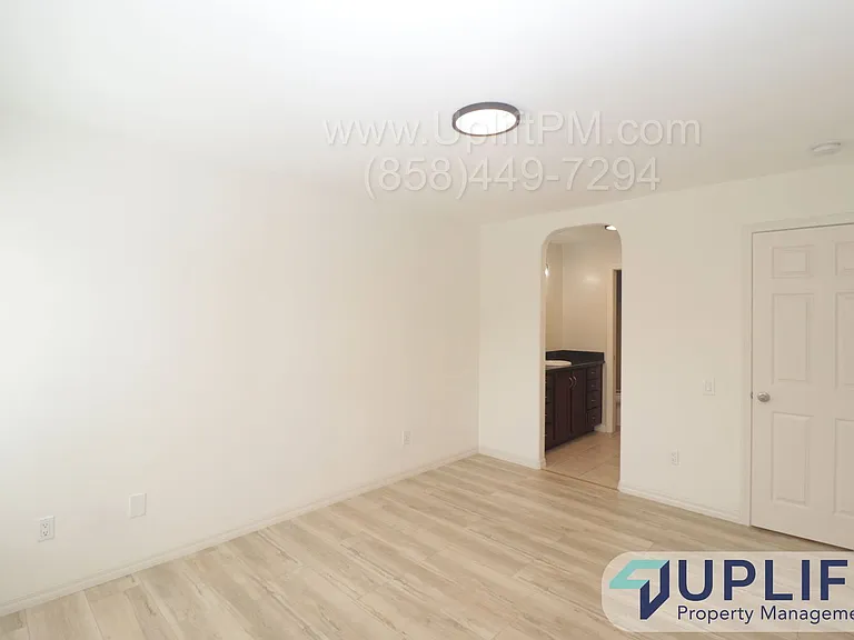 5402 Balboa Arms Dr #305 — Photo 7