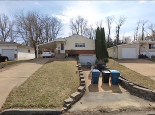 248 Lakeside Dr, Ballwin, MO 63021