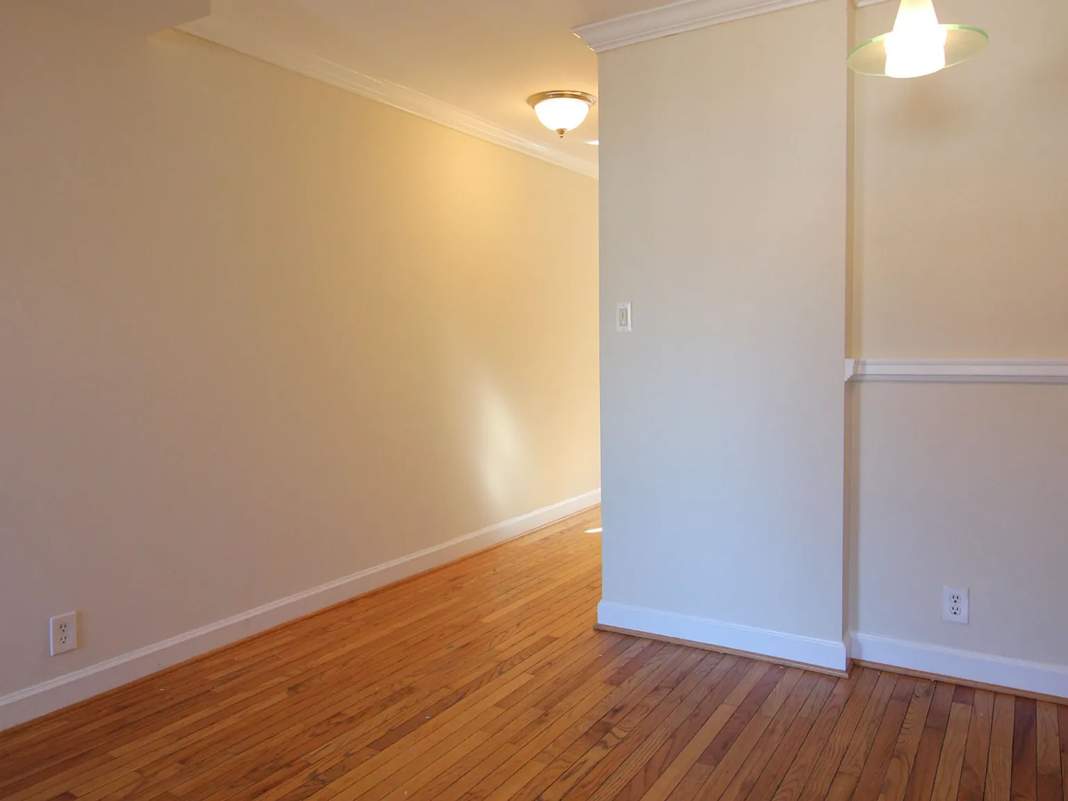 2 bed, 854 sqft, $3,300 — Photo 4