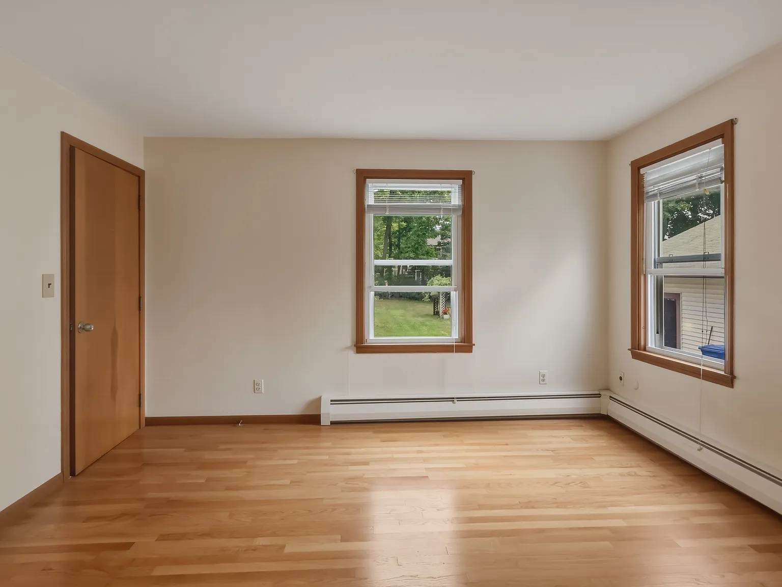 2 bed, 1.5 bath, 800 sqft, $2,100 — Photo 3