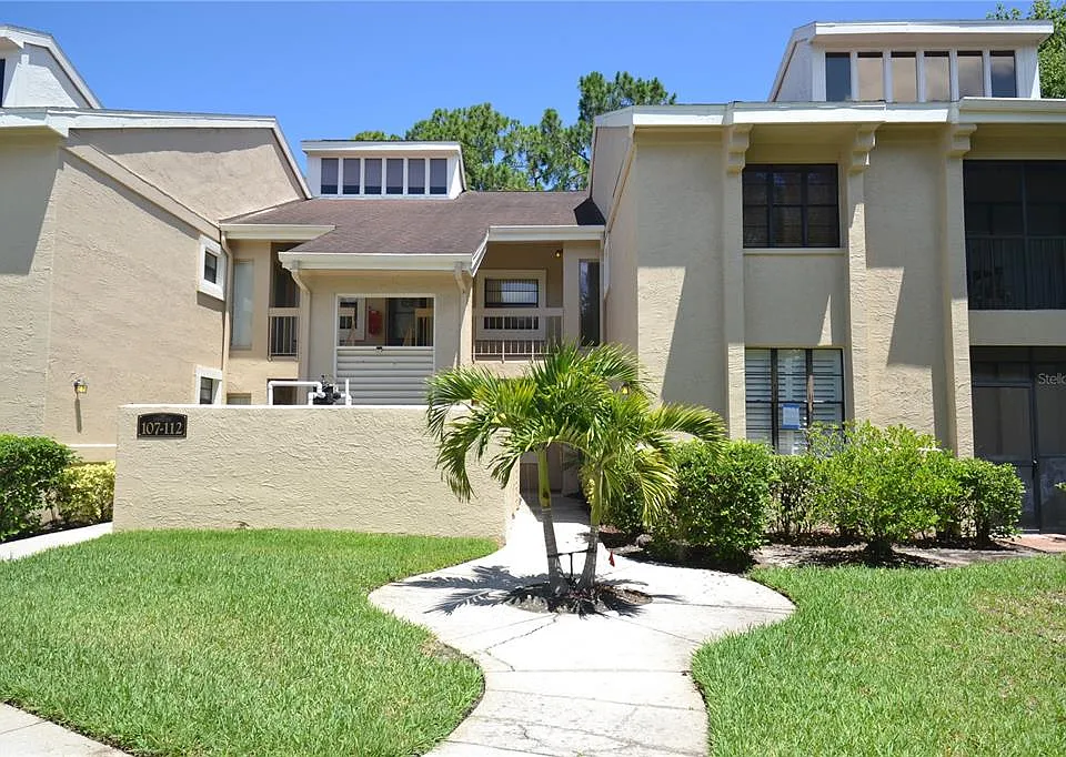 112 Lindsay Ln
