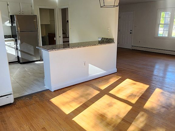 4th image of 21 Bonnie Ave