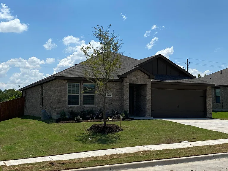 3212 Brookstone Dr — Photo 1