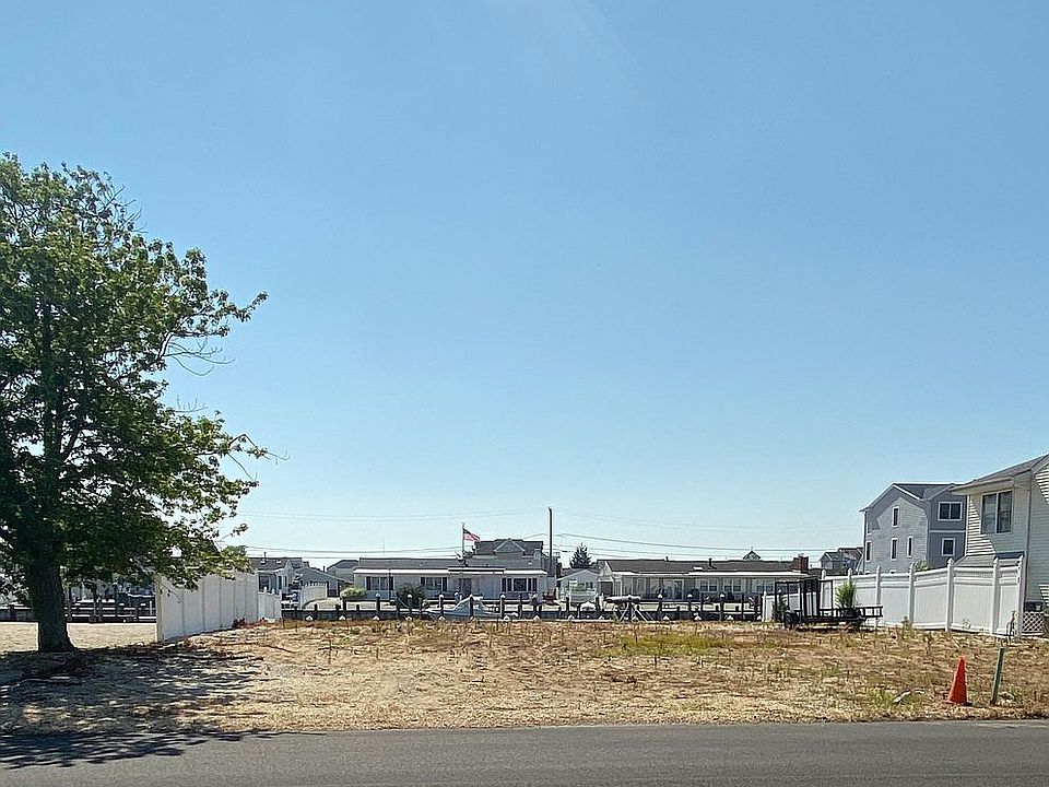 waterfront lot 