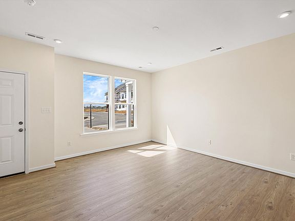03-Entry_Family Room