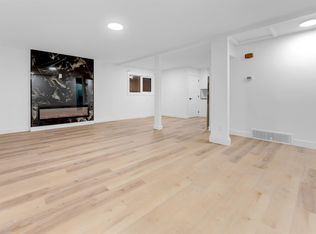 7303 130th Ave NW, Edmonton, AB T5C 1Y1