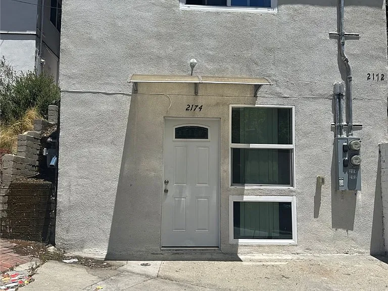 2174 N Beverly Glen Blvd — Photo 1