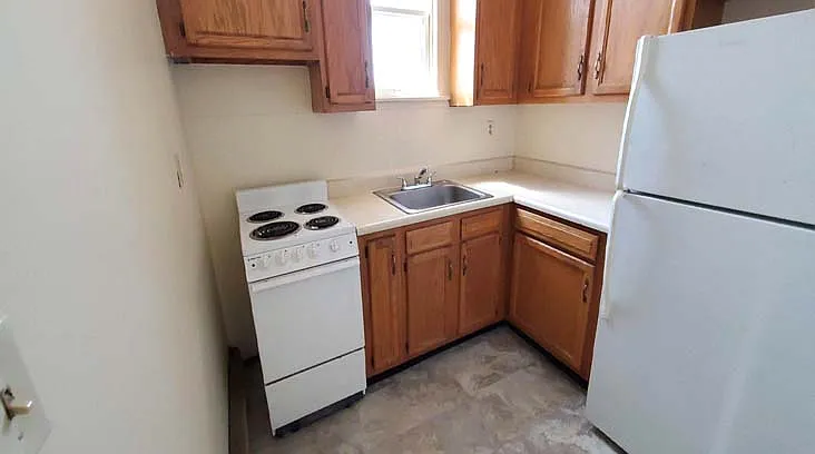 1 W Main St #C — Photo 2