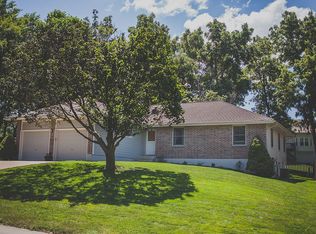 1009 SW Persels Rd, Lees Summit, MO 64081