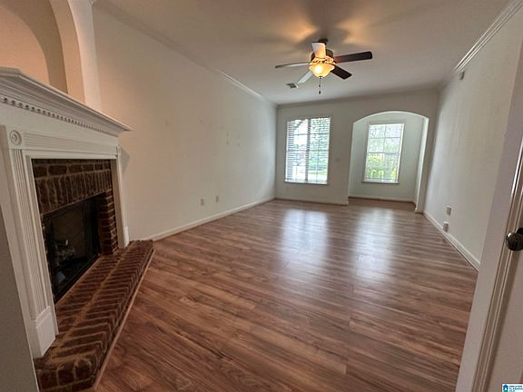 3rd image of 1033 Ashwood Dr