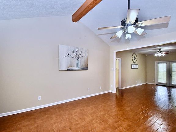 4th image of 3919 Lafayette Dr