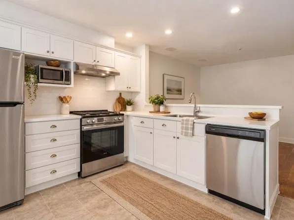 758 Riverside Dr #92, Pt Coquitlam, BC V3B 7V8