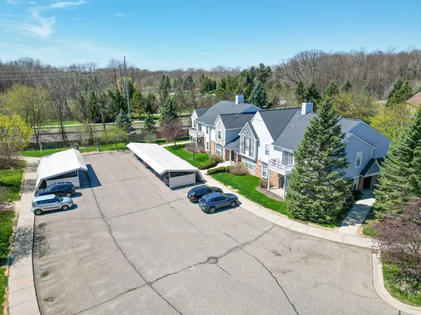 249 Brookwood Dr Unit 4, South Lyon, MI 48178